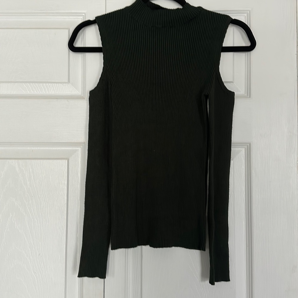 New Ambiance apparel Small